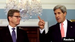 El secretario de Estado, John Kerry y su homólogo alemán, Guido Westerwelle, después de su encuentro en Washington.