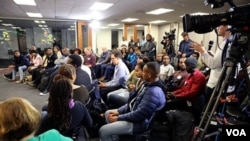 Audience members pose questions at a VOA 'Unicorn' documentary screening and discussion in San Francisco, Calif. (D. Mitchell/VOA)