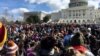 Desak Ketegasan Kongres AS, Ribuan Siswa Turun ke Jalan