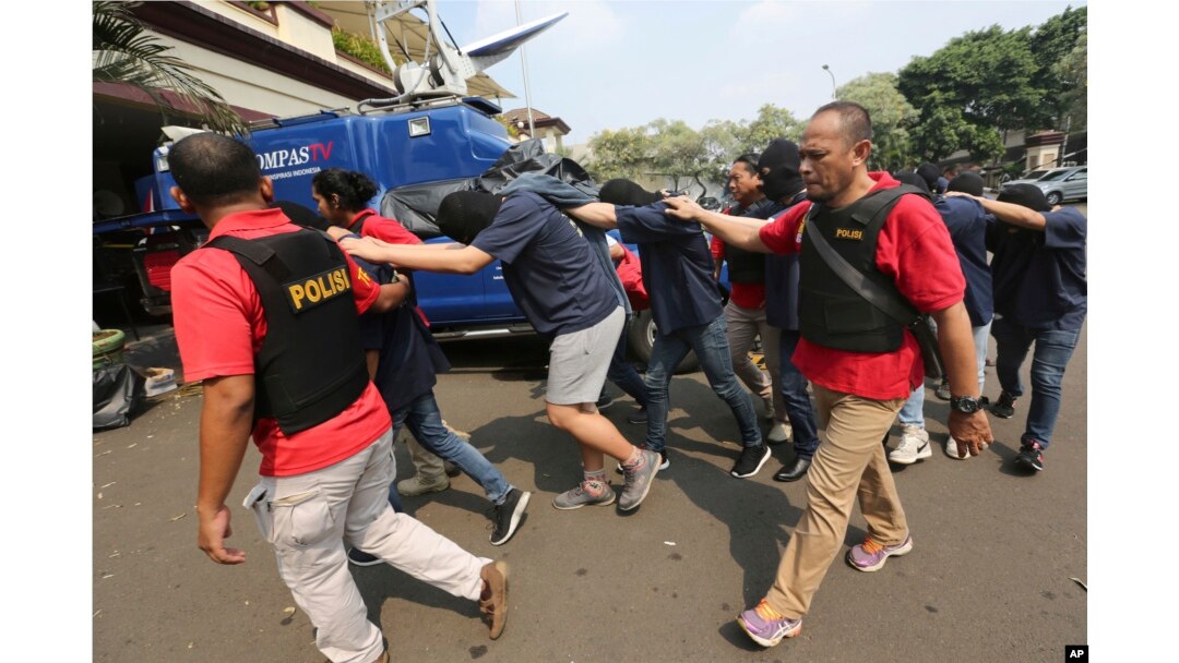 Crackdowns Have Indonesian Gay Community on Edge