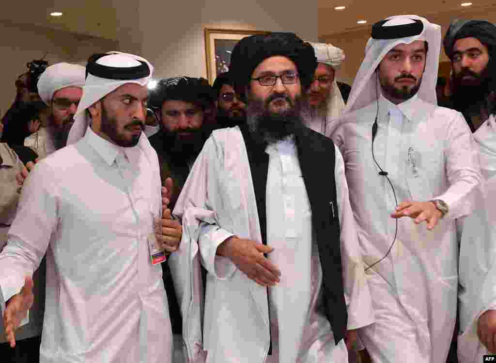 طالبان کے سیاسی دھڑے کے سربراہ ملا عبدالغنی برادر نے امن معاہدے پر دستخط کیے۔ وہ امن مذاکرات کا بھی حصہ تھے۔ 