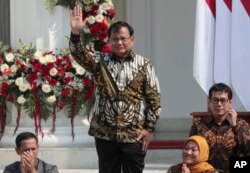 Menteri Pertahanan Prabowo Subianto saat pengumuman angfota Kabinet Baru oleh Presiden Jokowi kepada media, di Istana Merdeka di Jakarta, 22 Oktober 2019.