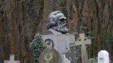 Могила немецкого революционного философа Карла Маркса, на Хайгейтском кладбище в северном Лондоне (архивное фото).