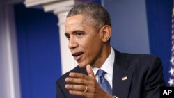 바락 오바마 미국 대통령이 지난 19일 백악관에서 열린 연말 기자회견에서 질문에 답변하고 있다.