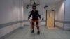 Un homme paralysé marche de nouveau avec un exosquelette contrôlé par le cerveau