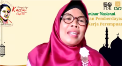 Siti Syamsiyatun Ph D, dosen Fakultas Dakwah dan Komunikasi, UIN Sunan Kalijaga Yogyakarta, dalam tangkapan layar.