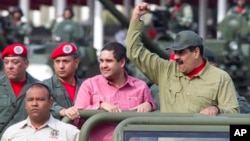 La sanción al hijo de Nicolás Maduro, también llamado Nicolás y conocido como "Nicolasito", se suma a medidas similares tomadas por la Casa Blanca contra funcionarios allegados al mandatario en disputa de Venezuela.