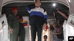 Es incierto cuándo regresará Chávez a Venezuela, tiene de por medio su juramento como presidente en enero 10. 