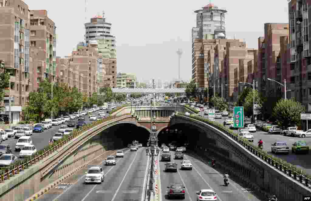 نمایی از پل نواب در تهران 