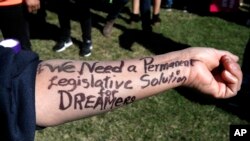 Ivon Meneses def Las Vegas escribió en su brazo: "Necesitamos una solución legislativa permanente para los Dreamers".