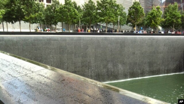 La llamada zona cero, donde estaban las Torres Gemelas, alberga dos monumentos en recuerdo de las víctimas del 9-11.