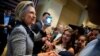 Clinton Menang Pemilu Pendahuluan Terakhir di DC