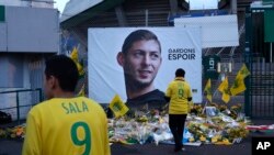 Des supporters de Nantes rendent hommage à Emiliano Sala décédé, France, le 30 janvier 2019.