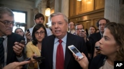 Le sénateur Lindsey Graham, lors de son arrivée à Capitol Hill à Washington, le 27 juillet 2017.