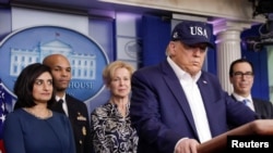 El presidente Donald Trump hizo declaraciones el sábado 14 de marzo de 2020 en la Casa Blanca junto al equipo de trabajo asignado a la pandemia por coronavirus.