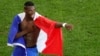 Paul Pogba célèbre la victoire de l'équipe de France contre l'Allemagne, France, le 7 juillet 2016