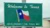 Texas border sign (photo: D. Bekheet)