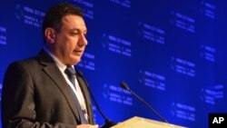 نزار زکا در ایران به دعوت دولت حسن روحانی برای حضور در یک کنفرانس به ایران سفر کرده بود ولی کمی بعد به اتهام جاسوسی بازداشت شد.