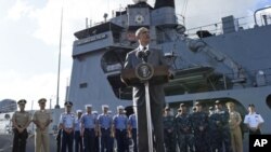 Обама на борту флагманського корабля філіппінських ВМС BRP Gregorio del Pilar