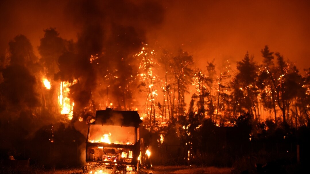 Fogo Destroi A Ilha De Evia No Sexto Dia De Incendios Florestais Na Grecia