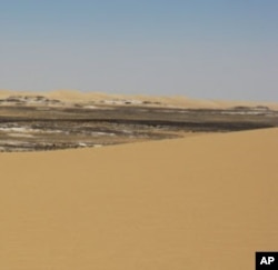 British geologist Michael Welland says sand has many uses in the modern world.