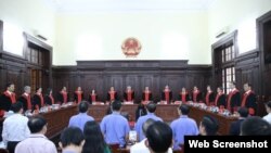 Hội đồng Thẩm phán TAND Tối cao công bố quyết định giám đốc thẩm vụ án Hồ Duy Hải, ngày 8/5/2020. Photo PLO