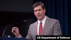 資料照：美國國防部長埃斯珀向媒體簡報新冠病毒疫情（美國國防部2020年3月17日照片）