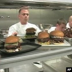 Las Vegas chefs serve up designer hamburgers