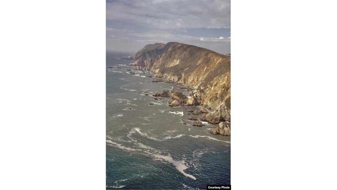 This is a photo of Drake Bay. The terrain up in Oregon looks very similar and, of course, Sir Francis Drake didn’t know where he’d landed relative to future US state boundaries. (National Park Service)