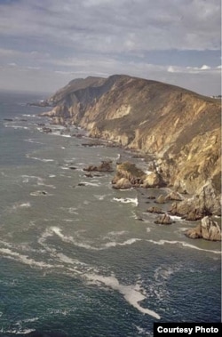 This is a photo of Drake Bay. The terrain up in Oregon looks very similar and, of course, Sir Francis Drake didn’t know where he’d landed relative to future US state boundaries. (National Park Service)