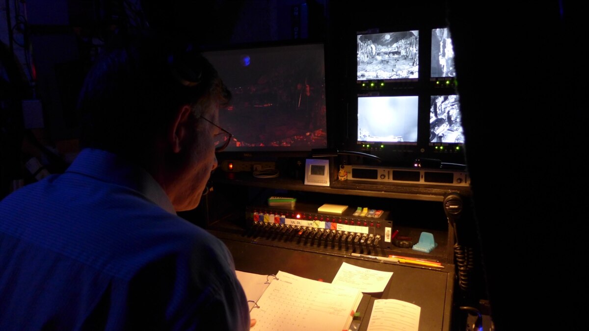 stage-managers-make-broadway-shine