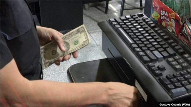 El promedio de transacciones en dólares en Maracaibo, una de las ciudades más pobladas de Venezuela, es superior al 86%, según su cámara de comercio.