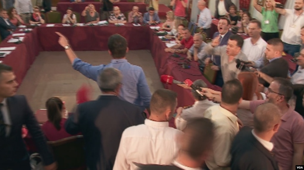 Debati për Teatrin, sherr në Komisionin e Medias