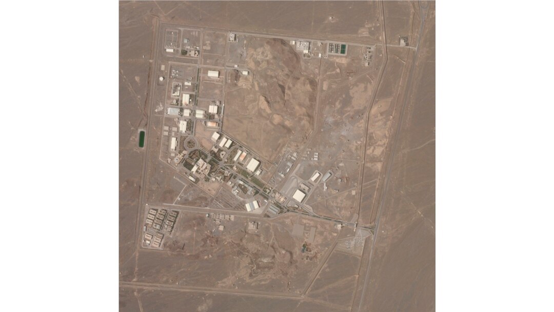 Foto satelit dari Planet Labs Inc. menunjukkan fasilitas pengayaan uranium Iran, Natanz, 7 April 2021. (Foto: Planet Labs Inc. via AP)