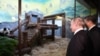 俄罗斯总统普京和中国国家主席习近平6月5日在莫斯科动物园参加熊猫“如意”和“丁丁”的欢迎仪式。