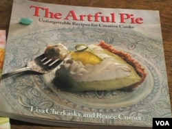 Lisa Cherkasky sudah menerbitkan beberapa buku masakan hasil kolaborasi dengan fotografer Renee Comet.