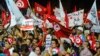 هزاران نفر در راهپیمایی اعتراضی در تونس شرکت کردند