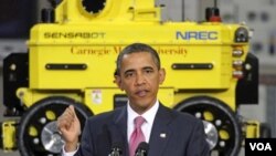 Barack Obama difundió su mensaje semanal desde la Universidad Carnegie Mellon, en Pittsburgh.