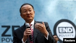 World Bank Group President Jim Yong Kim addresses the crowd at a program for the "EndPoverty 2030" campaign in Washington, Apr. 10, 2014. 