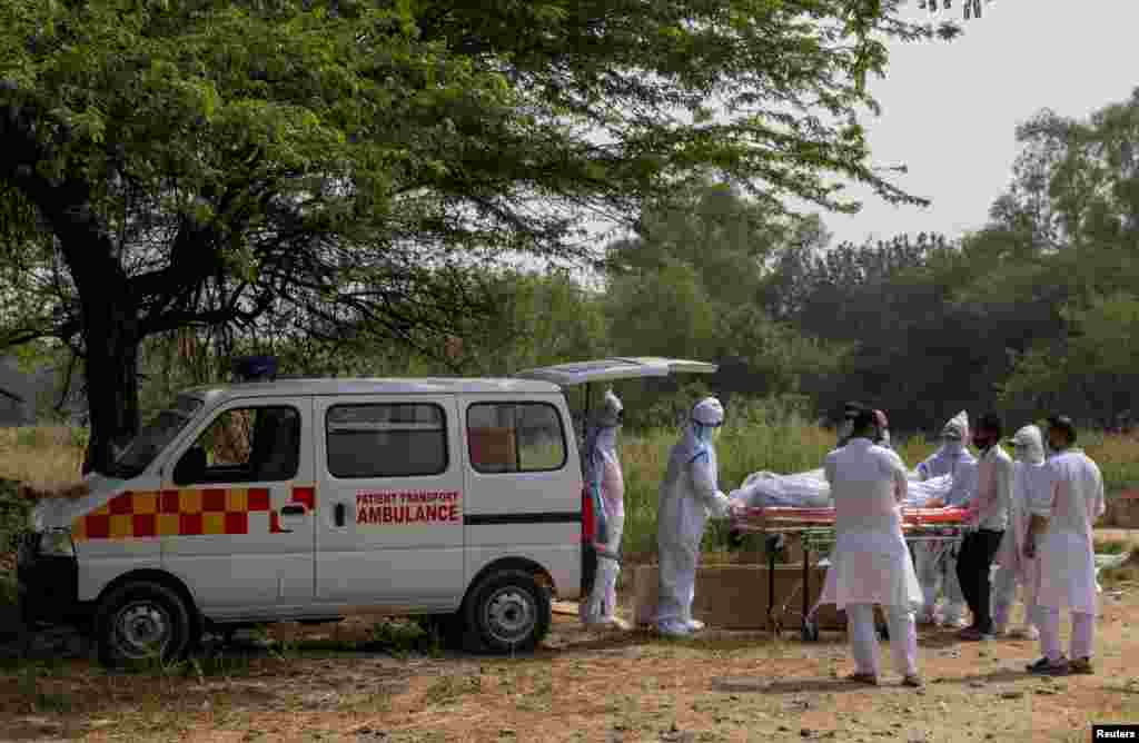 محکمۂ صحت کے اعداد و شمار کے مطابق گزشتہ 24 گھنٹوں میں ملک بھر میں مزید دو لاکھ 34 ہزار سے زائد افراد کے وبا سے متاثر ہونے کی تصدیق ہوئی۔ 