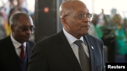 Le sud-africain Jacob Zuma arrive à une cérémonie, en Afrique du Sud, le 6 août 2017.