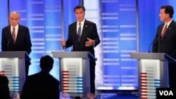 Ron Paul, Mitt Romney y Rick Santorum partiiciparán del debate de esta noche en la ciudad de Charleston.