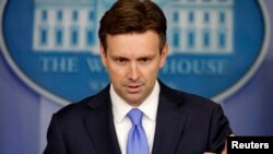 White House press secretary Josh Earnest took questions about ISIS, Iraq, and Syria during the daily press briefing at the White House in Washington, Aug. 25, 2014.