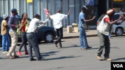 MDC-T activists staging protests in Harare, Zimbabwe, on Thursday. (Photo: VOA)