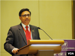 Indian Ambassador to Myanmar Vikram Misri speaks at the India-Myanmar Business Conclave. (B. Dunant for VOA)