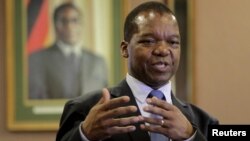 Zimbabwean central bank governor John Mangudya delivered his 2016 Monetary Policy statement in Harare, Feb. 15, 2017.