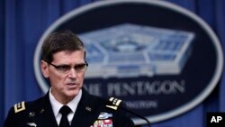 Le général Joseph Votel, chef des forces américaines au Moyen-Orient, lors d'une séance d'information sur le CENTCOM, au Pentagone, le 30 août 2016.