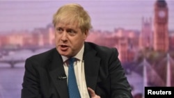 英国外交大臣约翰逊在伦敦接受英国广播公司的采访。（2018年4月5日）