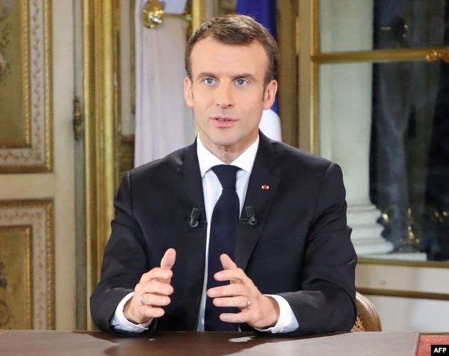法国总统马克龙2018年12月10日在巴黎爱丽舍宫对全国发表讲话。