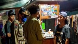 Hampir setiap malam petugas gabungan Satpol PP, TNI dan Polisi menggelar operasi di berbagai wilayah membubarkan kerumunan. (Foto: Pemda DIY)